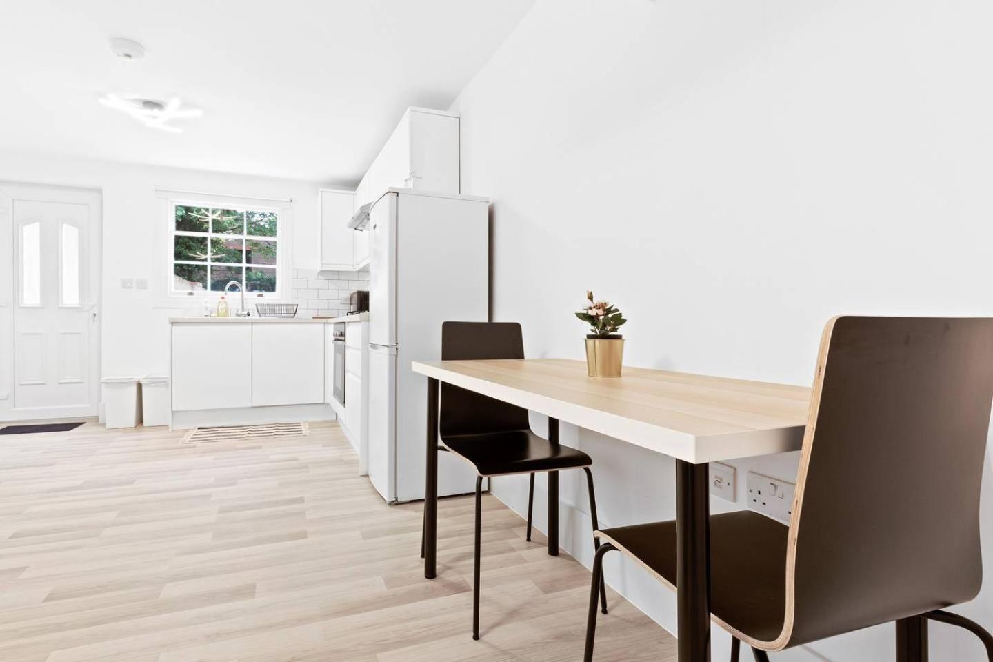 Airy Spacious 1 Bedroom Aprtment With Garden In Brixton London Bagian luar foto