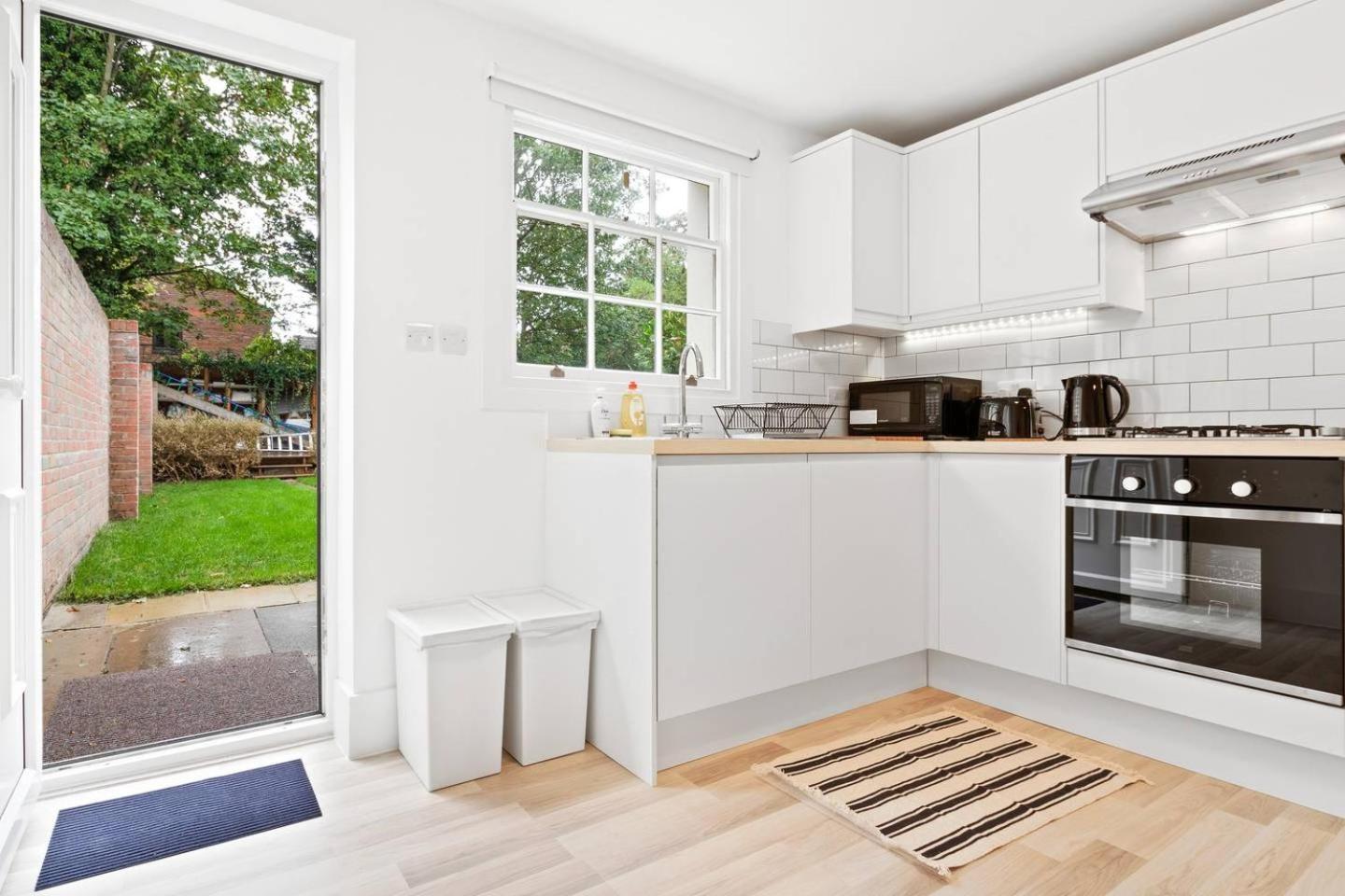 Airy Spacious 1 Bedroom Aprtment With Garden In Brixton London Bagian luar foto